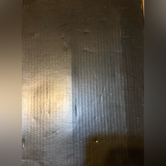 NWT Black Vacuum Bottle For Hot -Cold Drinks Up To 12 Hours With Added Cups - Picture 5 of 7